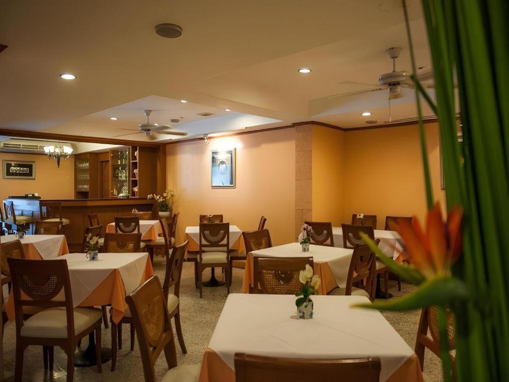 Lido Beach Hotel Pattaya Buitenkant foto