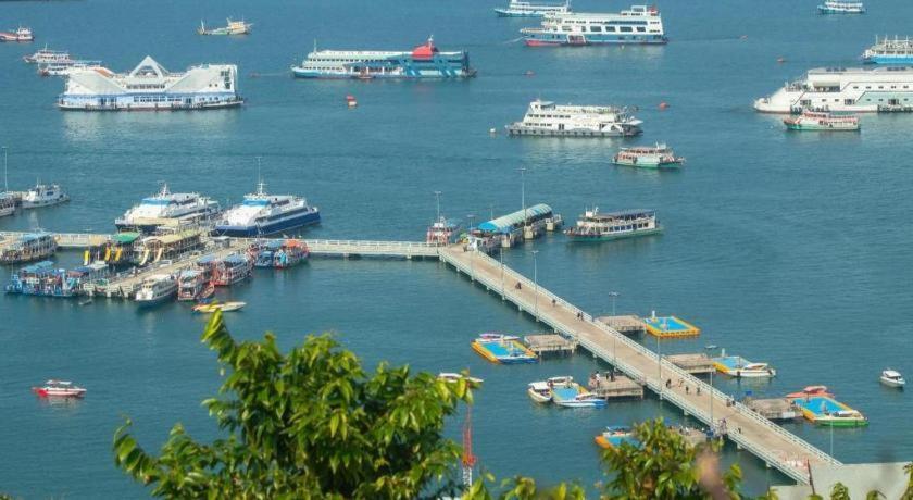 Lido Beach Hotel Pattaya Buitenkant foto