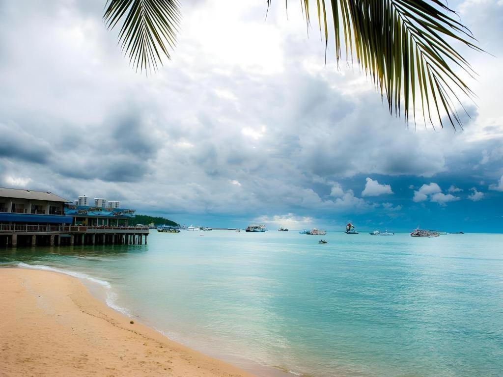Lido Beach Hotel Pattaya Buitenkant foto