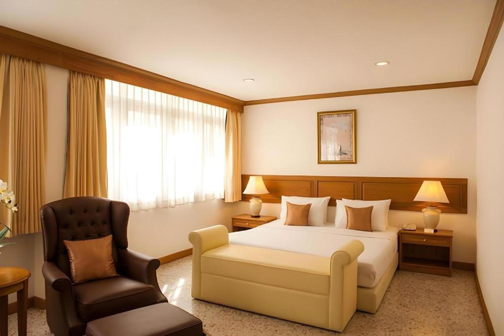 Lido Beach Hotel Pattaya Buitenkant foto