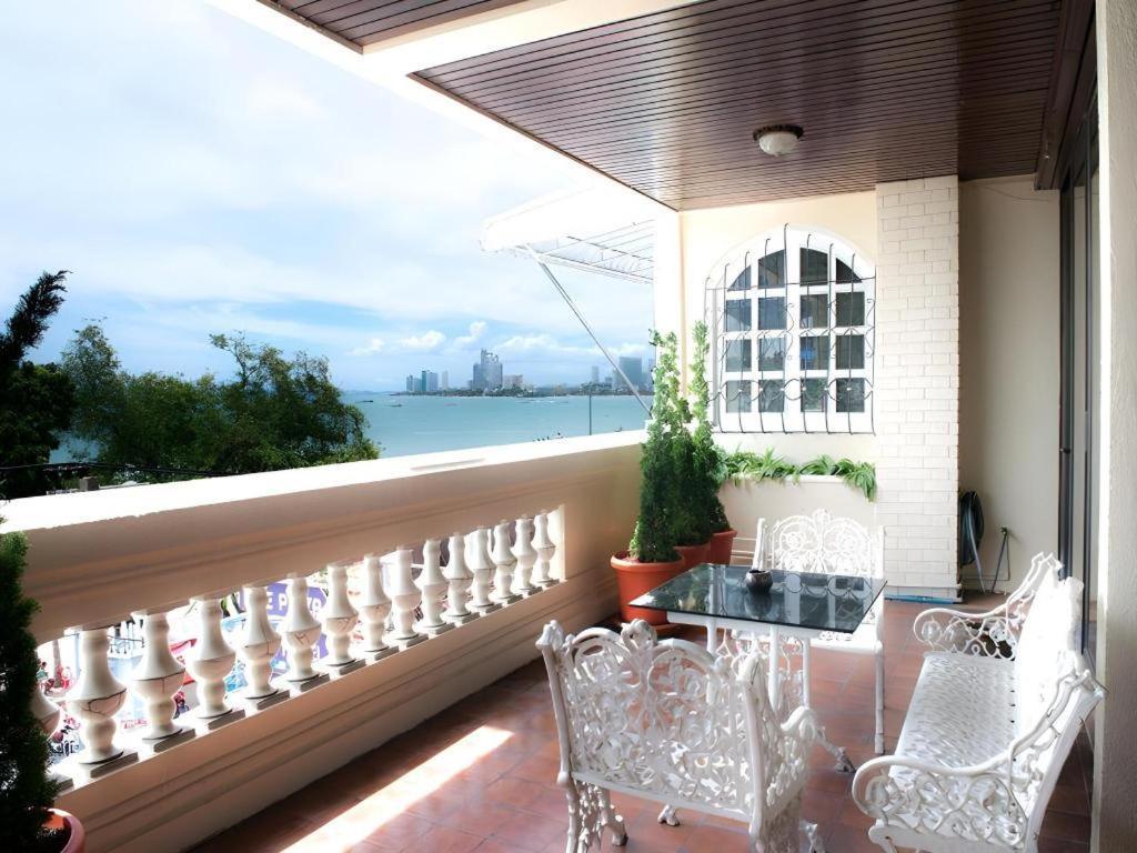Lido Beach Hotel Pattaya Buitenkant foto