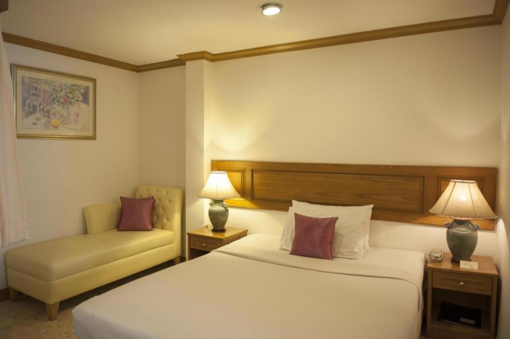 Lido Beach Hotel Pattaya Buitenkant foto