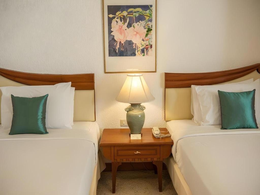 Lido Beach Hotel Pattaya Buitenkant foto