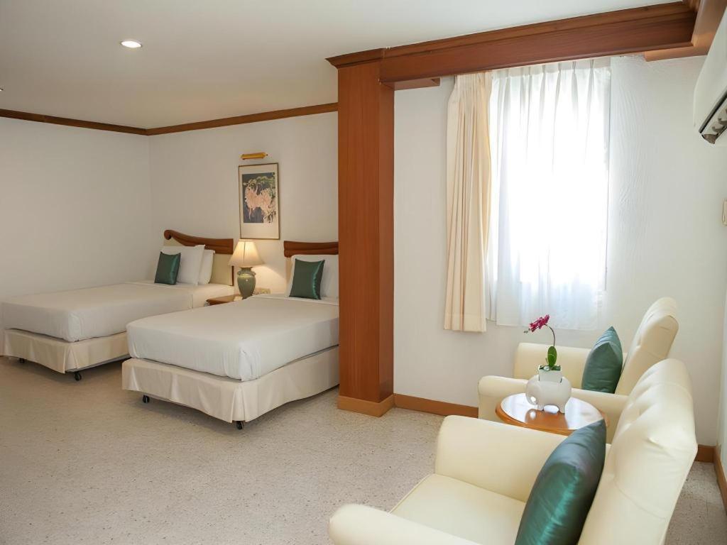 Lido Beach Hotel Pattaya Buitenkant foto