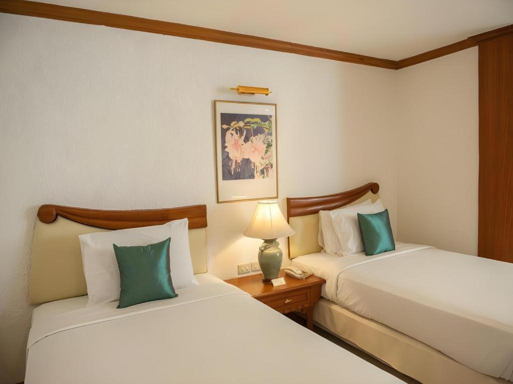 Lido Beach Hotel Pattaya Buitenkant foto