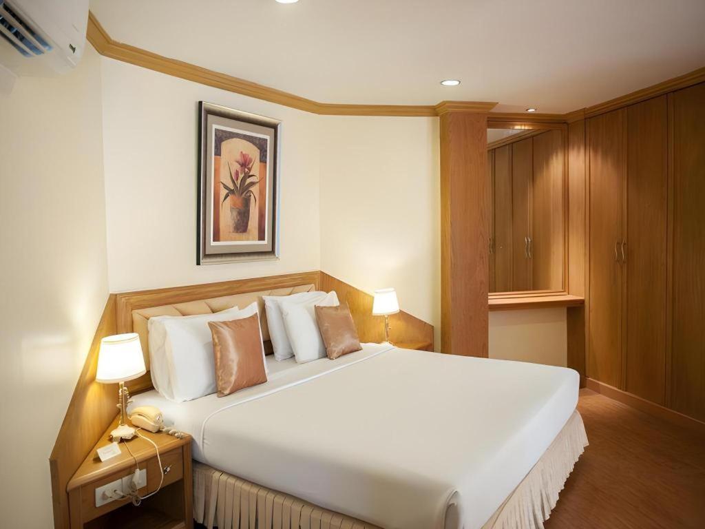 Lido Beach Hotel Pattaya Buitenkant foto